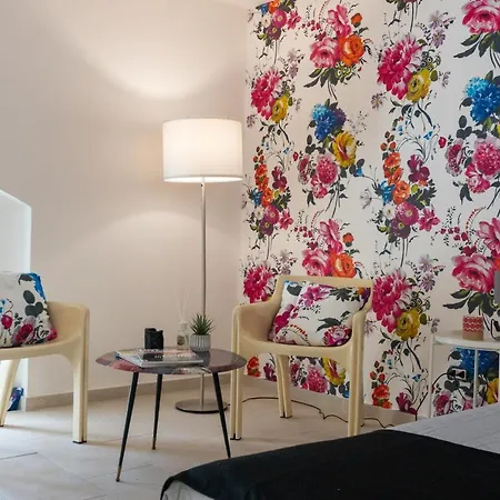 Apartment Arco Del Mercato